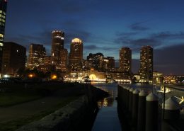 Boston in der Nacht (Quelle: BFE)