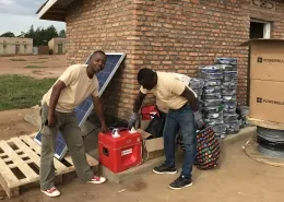Pilotprojekt der Verstromung von Dörfern in Ruanda