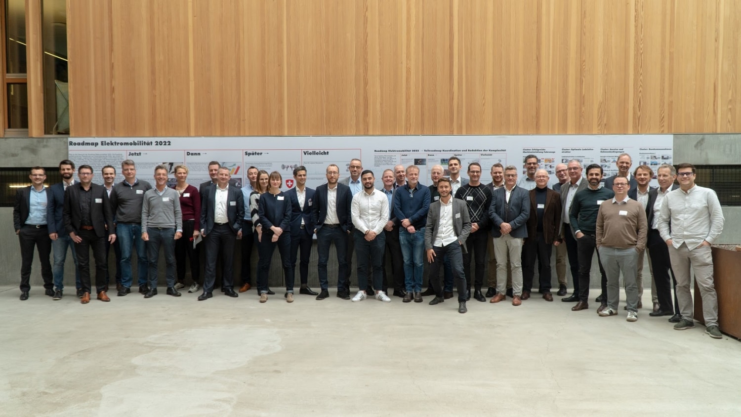 Teilnehmende der Plattfrom Elektromobilität in Ittigen