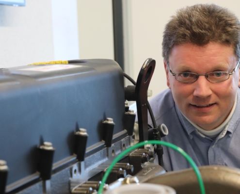 Gilles Hardy travaille chez FPT Motorenforschung à Arbon pour rendre les moteurs Diesel des véhicules utilitaires plus efficaces et plus propres.