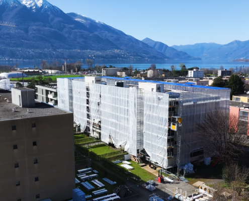 Le projet pilote pour la mise en œuvre du processus participatif AMU-TI à Tenero concerne deux blocs d'immeubles situés à Tenero à 1 km du lac Majeur